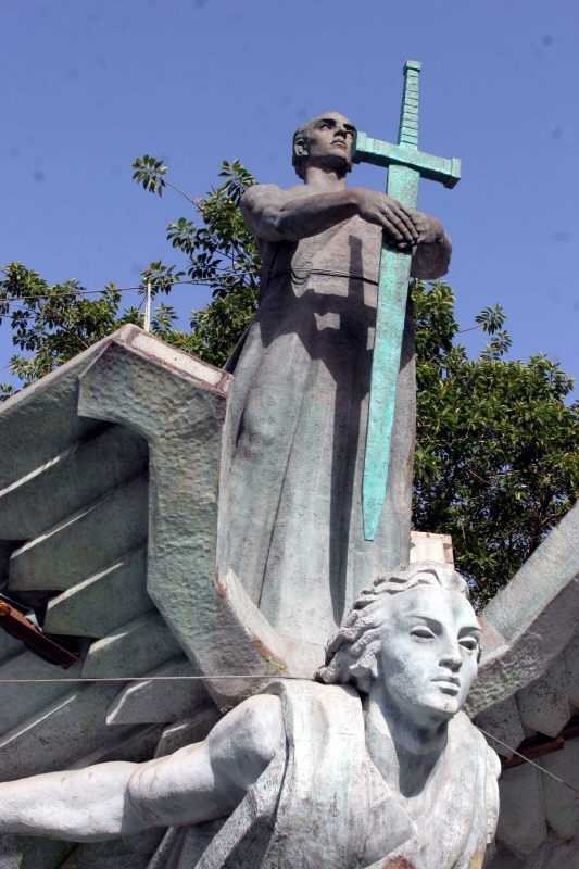 Monumento_Franco