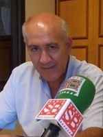 Mena_prensa_1_phixr