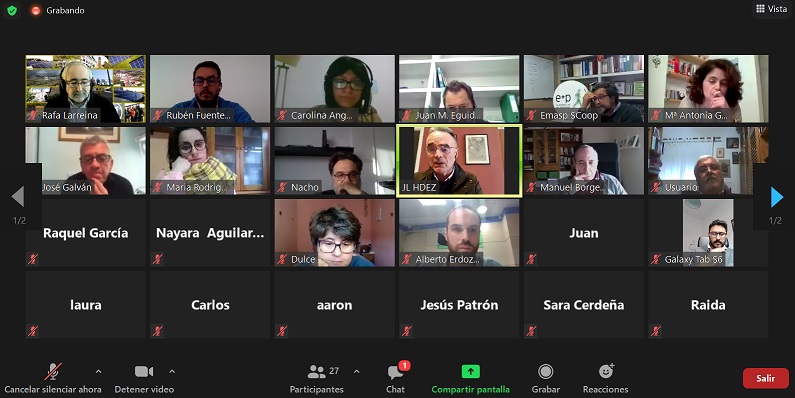 Imagen de la reunión mantenida a través de la aplicación Zoom.