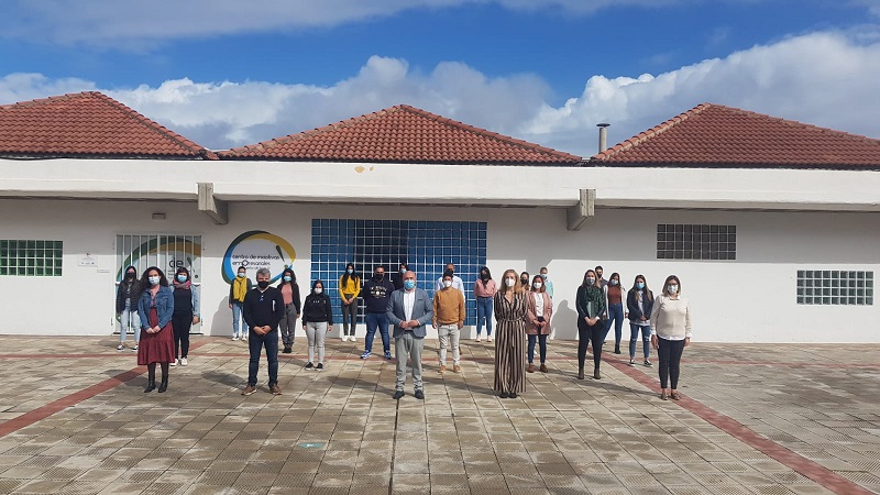 Participantes en los PFAE junto a los responsables del Ayuntamiento en ambos proyectos.