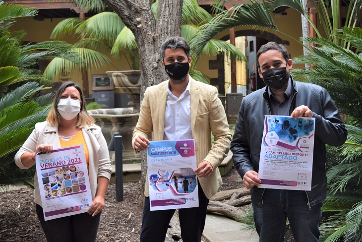 De izquierda a derecha de la imagen, la concejala de Deportes de La Laguna, Idaira Afonso; el alcalde, Luis Yeray Gutiérrez, y el concejal de Bienestar Social, Rubens Ascanio, en la rueda de prensa donde se informó el programa de actividades deportivas.