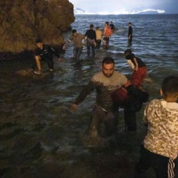 Migrantes entrando a Ceuta 2021.05