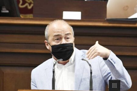 El Parlamento respalda la propuesta de Sí Podemos Canarias de diagnosticar cómo afecta el ‘todo incluido’ a las pequeñas economías locales