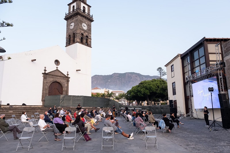 Actividad en la plaza de Buenvista del norte. Buenavista Diversa 2021. Foto Luz Sosa.