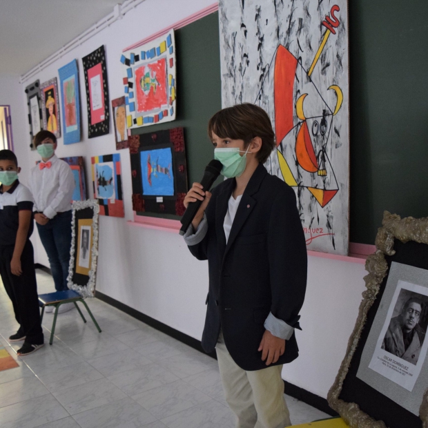 LL_Museo puerta violeta 02