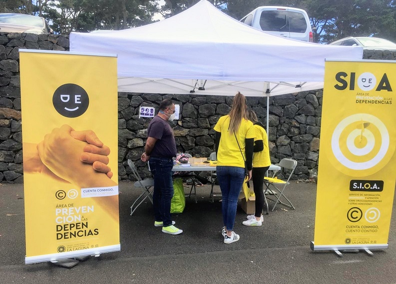 Imagen de uno de los stands de la campaña informativa para la prevención de las drogodependencias.
