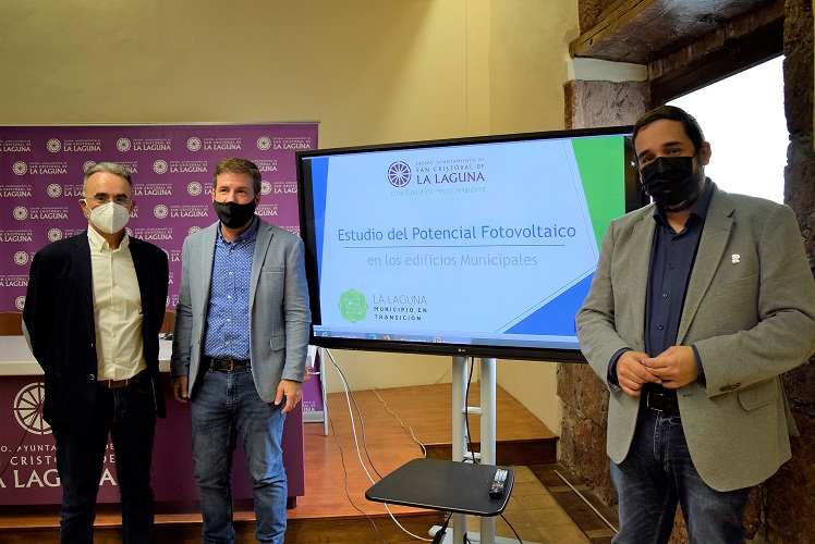 De izquierda a derecha de la imagen: el concejal de Medio Ambiente y Lucha contra el Cambio Climático de La Laguna, José Luis Hernández; el responsable del estudio, Julián Monedero, de la empresa Dobontech; y el primer teniente de alcalce y coportavoz de Unidas se puede, Rubens Ascanio.