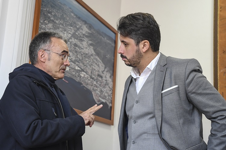 De izquierda a derecha de la imagen, el concejal de Medio Ambiente y Lucha contra el Cambio Climático de La Laguna, José Luis Hernández, y el alcalde del municipio, Luis Yeray Gutiérrez.