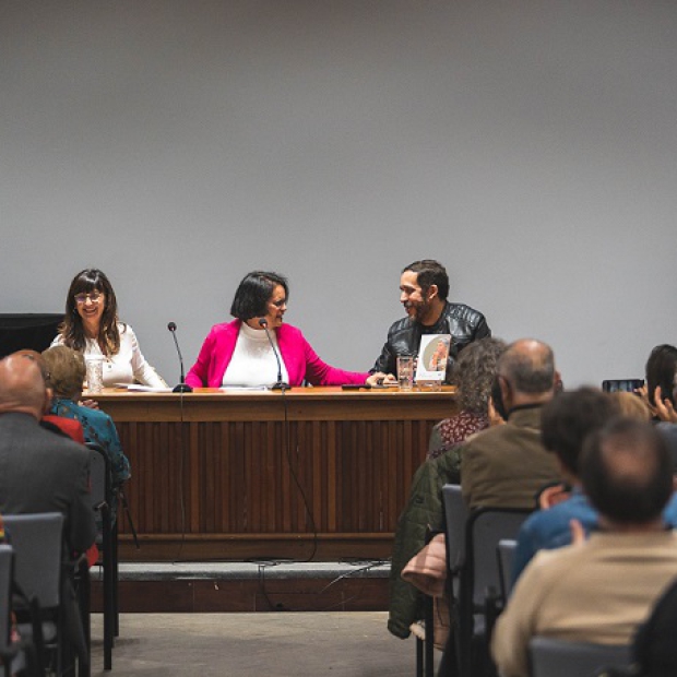 LL_Presentación_relatos_mayores_UnMundoNuevo 2022 01