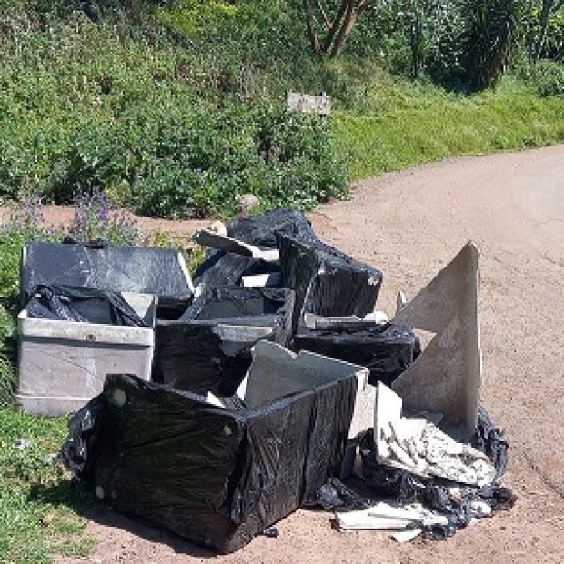 LL_Vertido_amianto_Púlpito 01