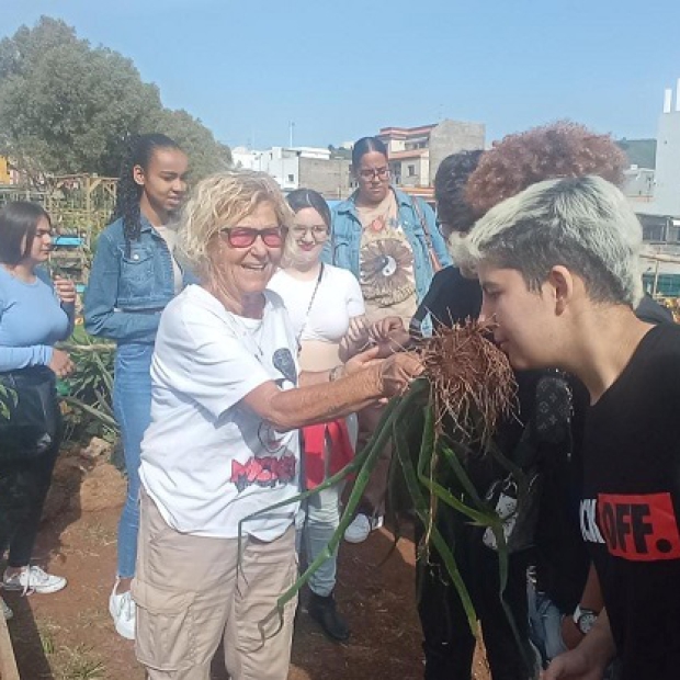 LL_Visita_IES_Padre_Anchieta_ChoCanino_huertos