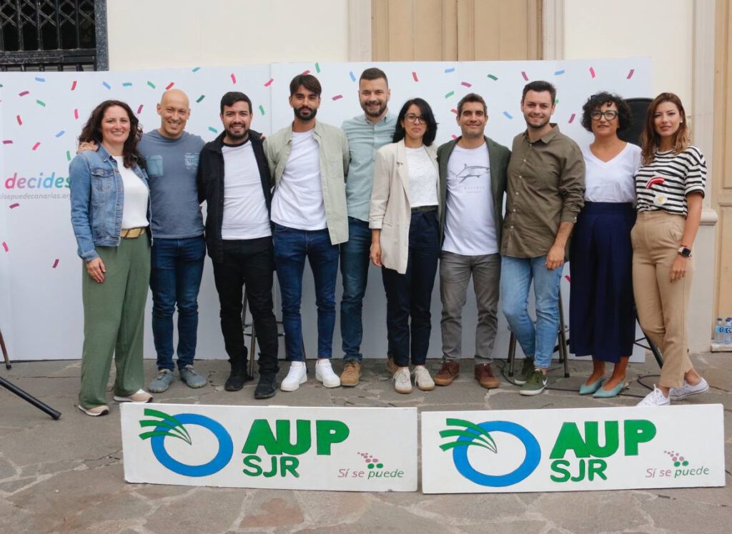 De izquierda a derecha de la imagen: Yurena Rodríguez, Celestino Hernández, Jorge Hernández, Marco García, José Manuel Borges, Yanira Mesa, Juan Siverio, Sergio Padrón, Esther Pérez y Jennifer Hernández. (No pudieron estar presentes en el acto Luis Manuel Piñero Falcón e Idayra Luis Rodríguez).