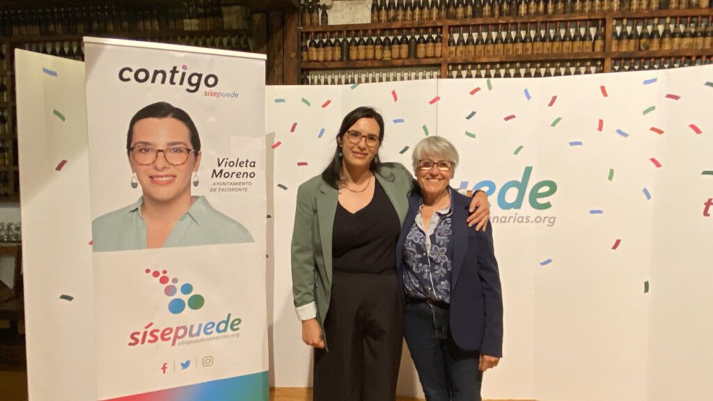 De izquierda a derecha de la imagen, las dos concejalas de Sí se puede en el gobierno de Tacoronte y primeras candidatas de la lista en estas elecciones municipales, Violeta Moreno y Carmela Díaz Vilela.